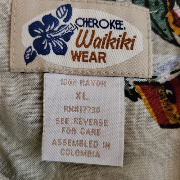 Mens brand new with tags Hawaiian button down shirt - Picture 4 of 4